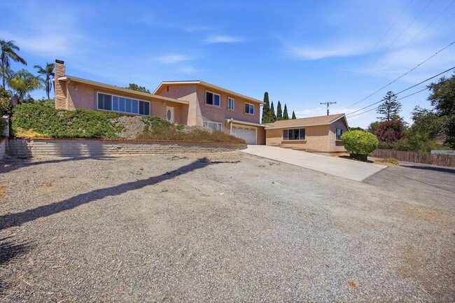 Photo - 352 Beaumont Dr