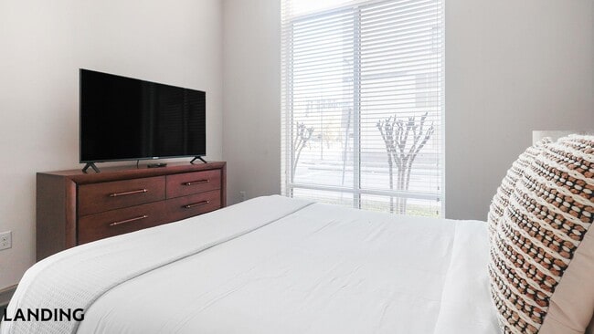 Photo - 1711 Caroline St Unit 112