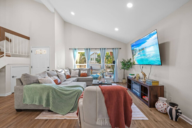 Photo - 13737 Via Tres Vistas Unit ID1326065P