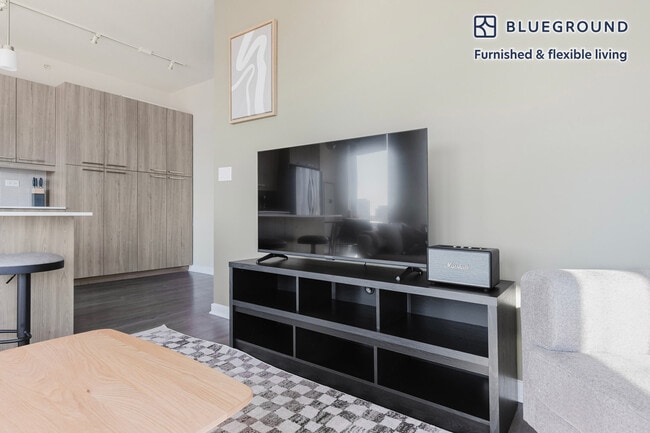 Photo - 730 W Couch Pl Unit FL15-ID1366