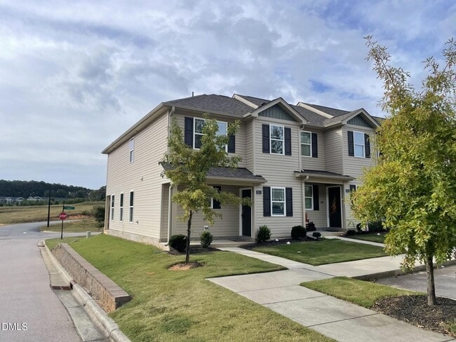 Photo - 2021 Wiggins Village Dr