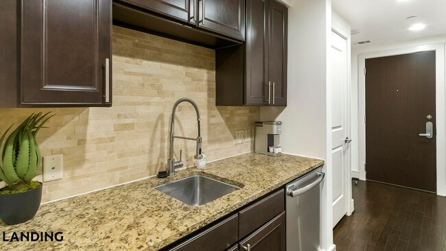 Photo - 777 Preston St Unit 9i
