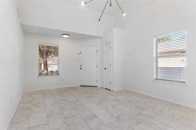 Photo - 2051 Cambria Dr