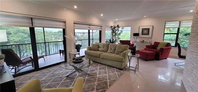 Building Photo - 6010 S Falls Cir Dr Unit 423