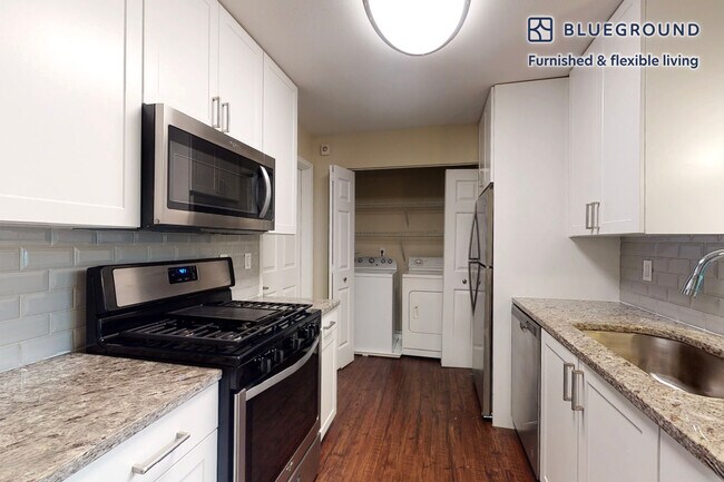 Photo - 100 Court N Dr