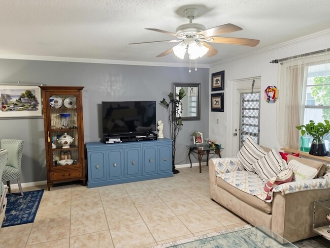 Photo - 563 Durham Cir Unit 563