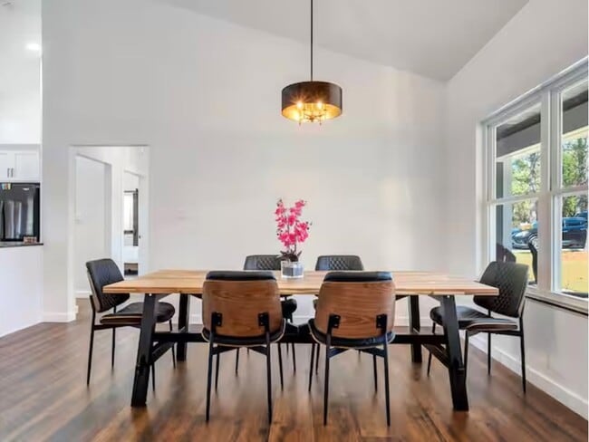 Photo - 134 Blackberry Ln