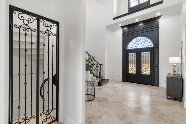 Photo - 2032 Courtland Drive