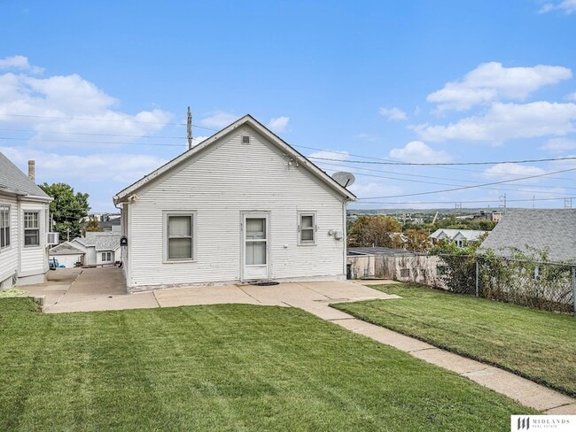 Building Photo - 815 Pierce St