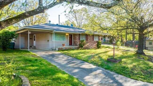 Building Photo - 9720 Brooks Ln