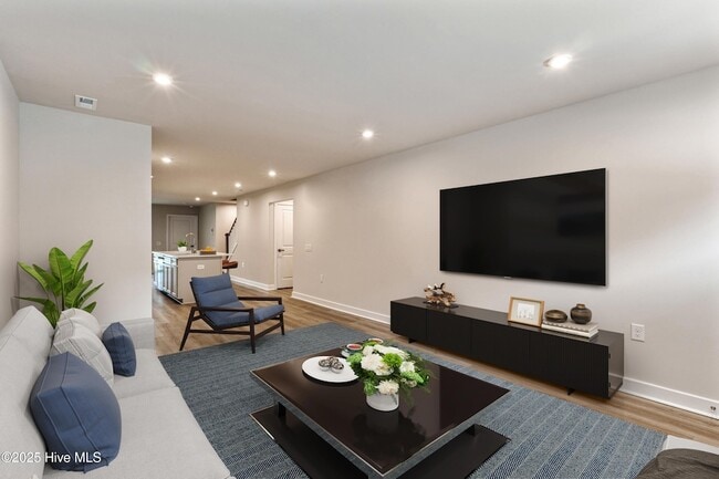 Photo - 2084 Parow Ln NW