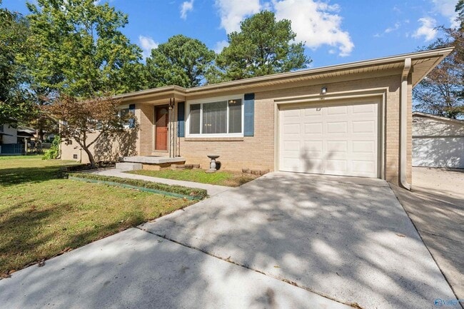 Photo - 1007 Heard Ct SE