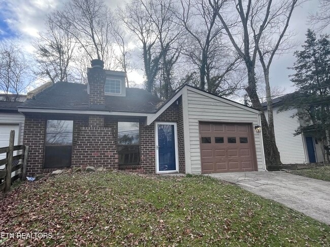 Building Photo - 7666 Chatham Cir NW