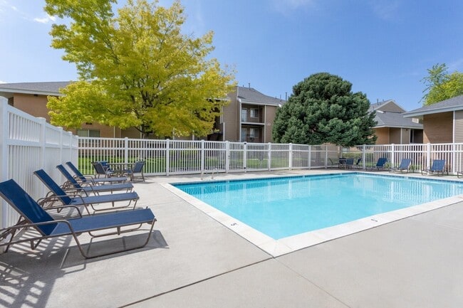 Building Photo - Ascent at Autumn Glen