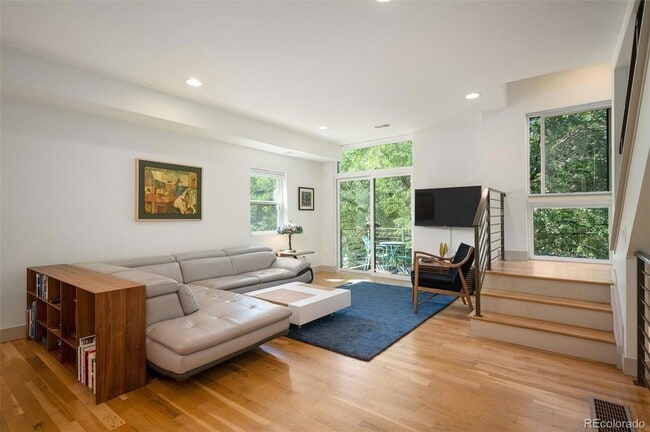 Building Photo - 2224 E 21st Ave