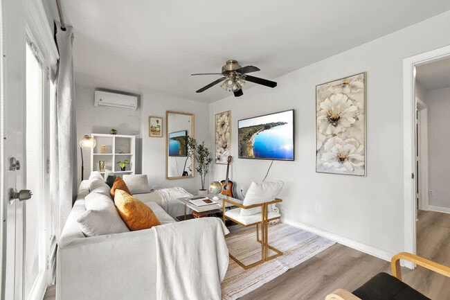 Building Photo - 4989 Randlett Dr Unit SI ID1465004P