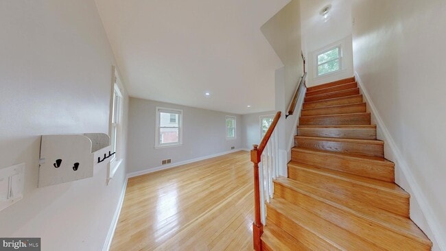 Photo - 2410 Dexter Ave