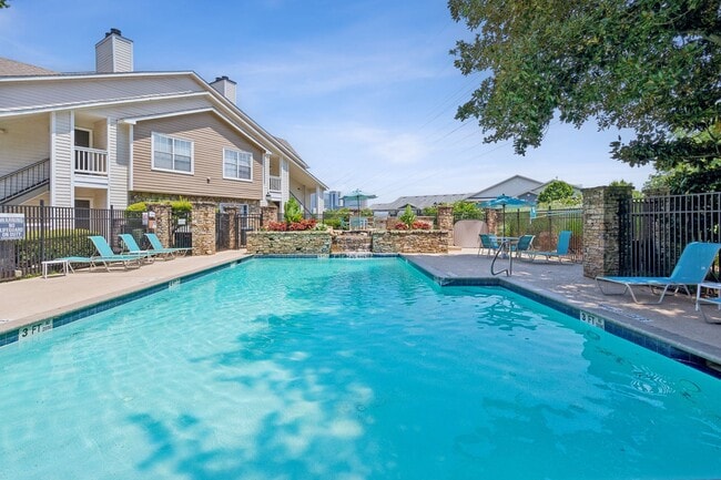 Building Photo - Briarhill Apartment Homes