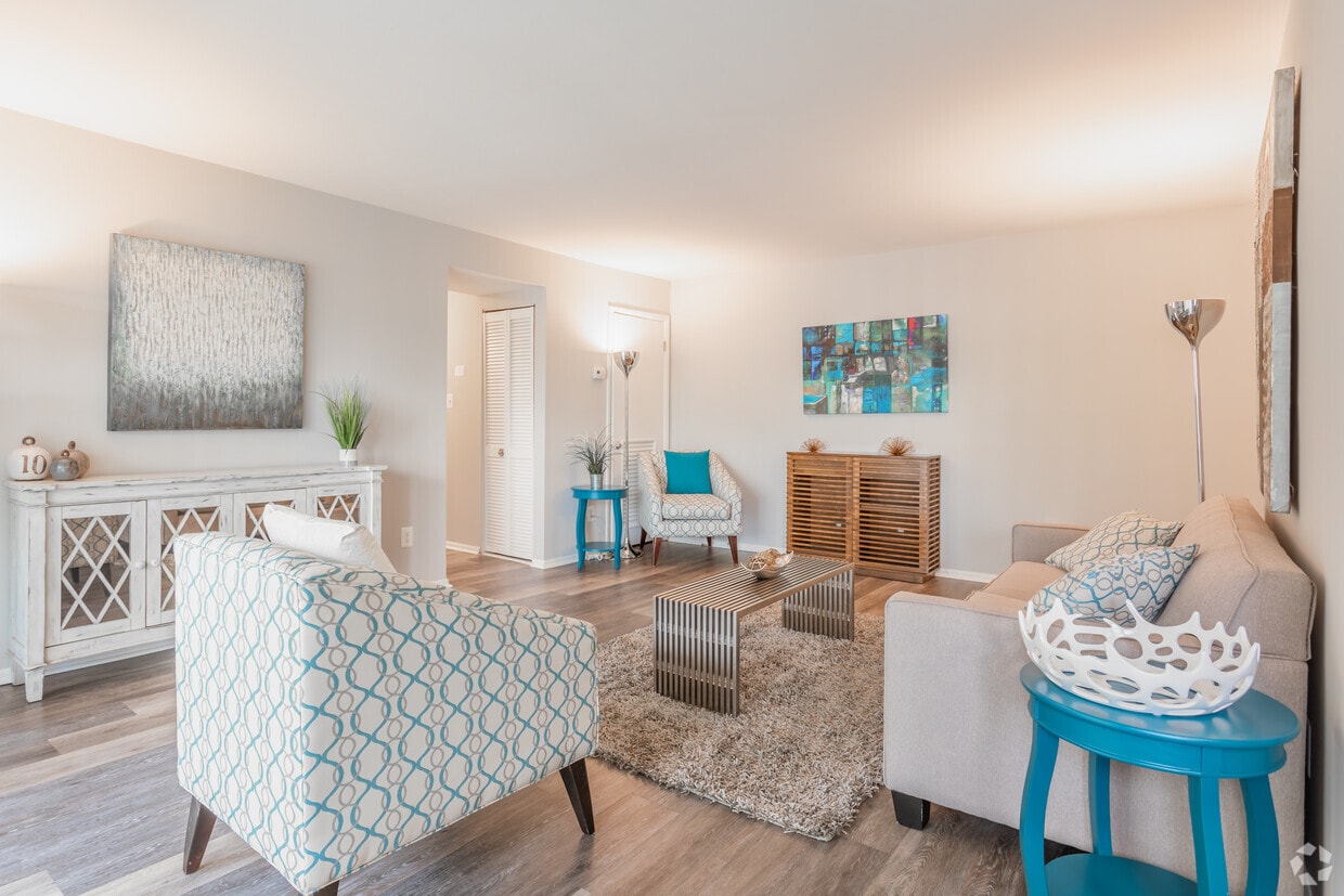 Floor Plan - 946sq ft