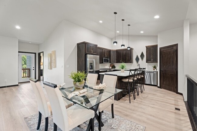 Photo - 1107 S Foss Ave