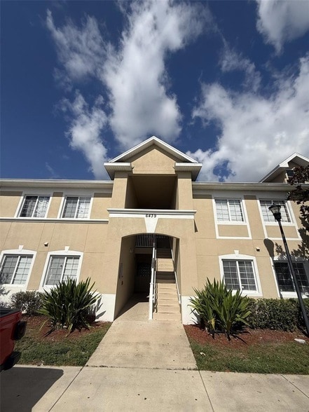 Building Photo - 6439 Cypressdale Dr Unit 102