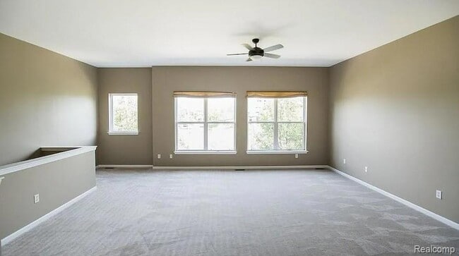 Photo - 76 W Bethune St