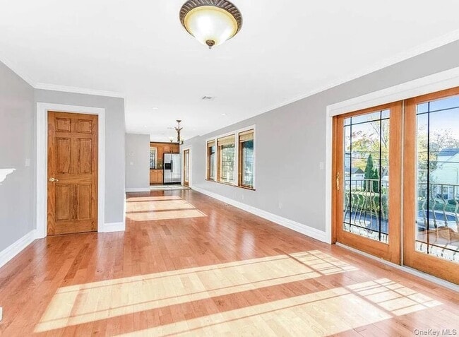 Photo - 113 Maple Pl Unit 2nd Floor