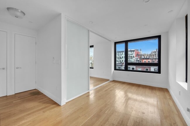 Photo - 419 E 117th St Unit 4B