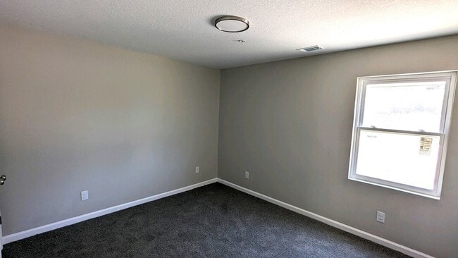 Photo - 1474 Kelly Dr