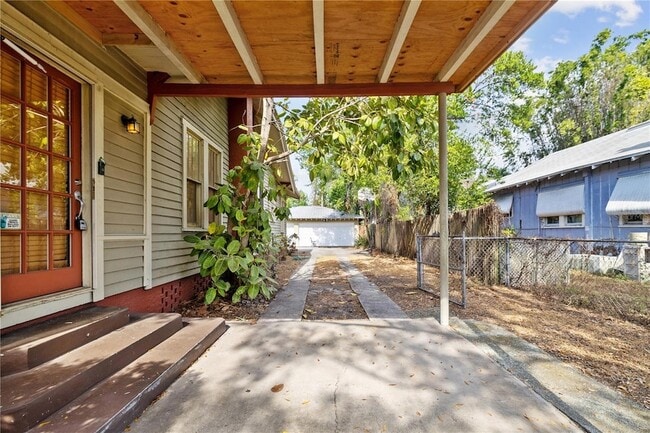 Photo - 113 W Powhatan Ave