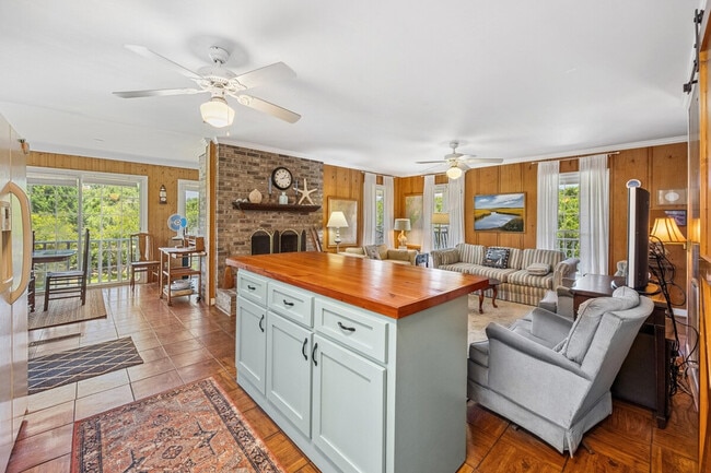 Photo - 256 Pioneer Loop Unit ID1253777P