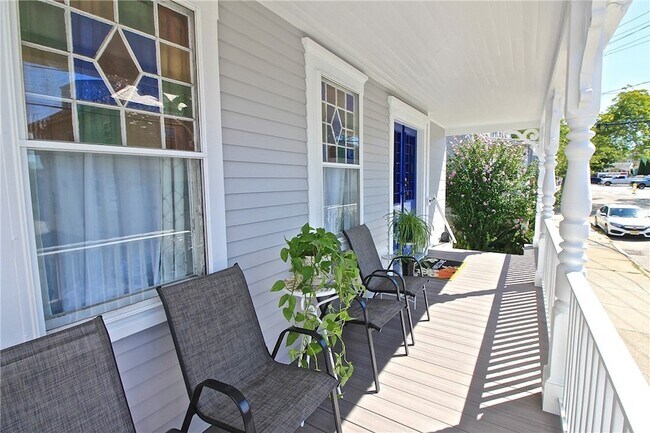 Photo - 700 Thames St