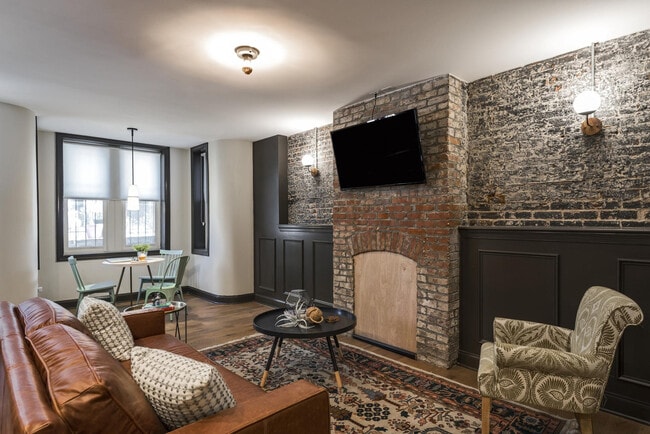 Building Photo - 1314 9th St NW Unit ID1011192P