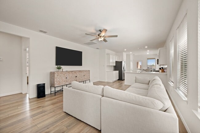 Photo - 1216 W Yarrow Ave