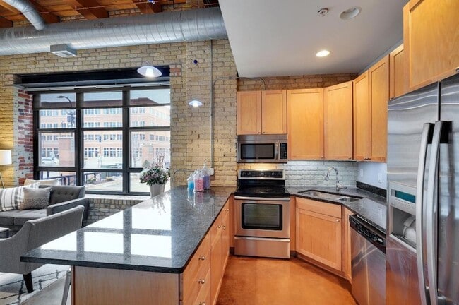 Photo - 607 Washington Ave S