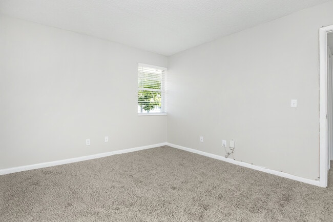 Photo - The Easton Apartments