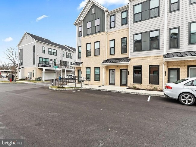 Photo - 715 Parker Blvd