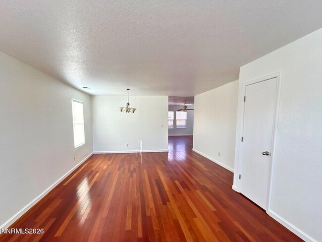 Photo - 986 Montero Dr