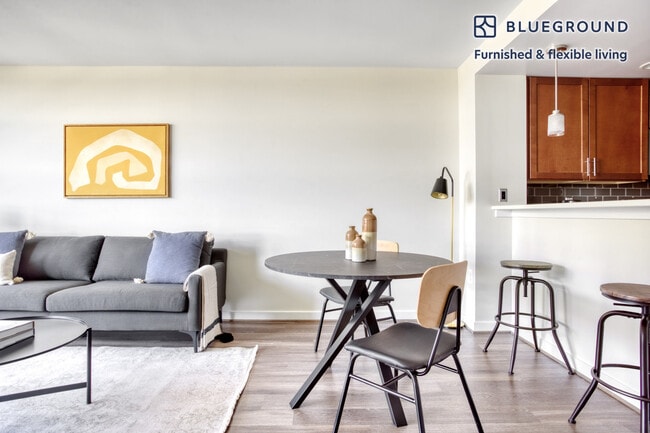 Photo - 3444 Fairfax Dr Unit FL12-ID497