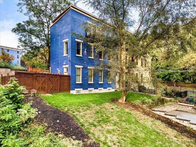 Building Photo - 320 Seitz St