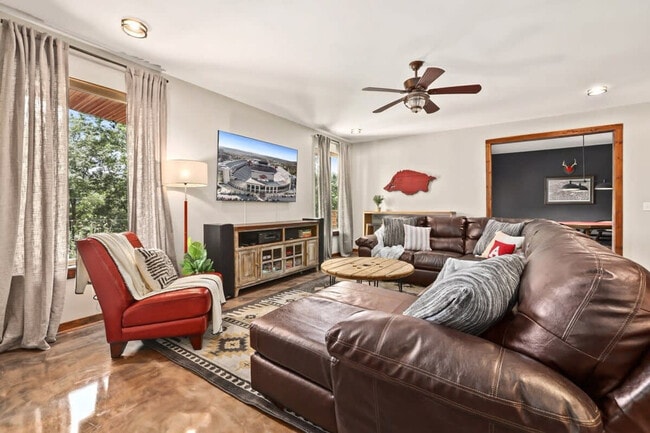 Building Photo - 19845 Groth Rd Unit ID1241319P