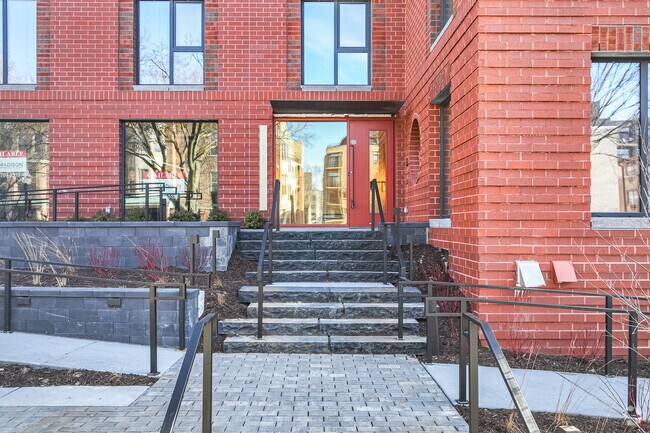 Entrance - 517 W Main St