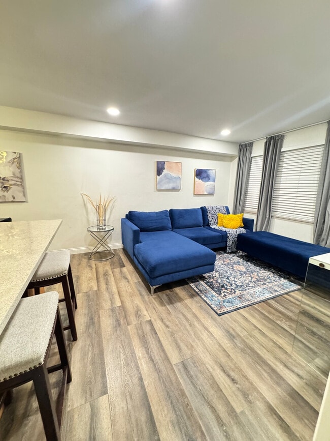 Building Photo - 7166 Jamieson Ave Unit SI ID1490318P