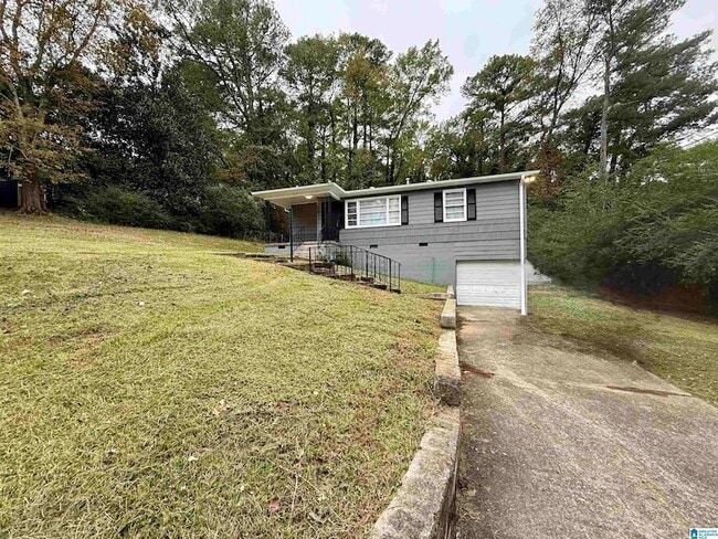 Building Photo - 205 Lake Dr Cir NE