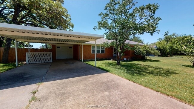 Photo - 806 Gilchrist Ave