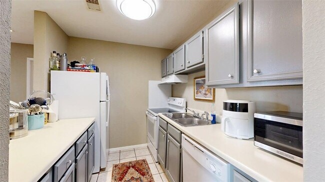 Photo - 1901 Holleman Dr W Unit 412