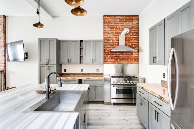 Photo - 725 E Breckinridge St Unit ID1028894P