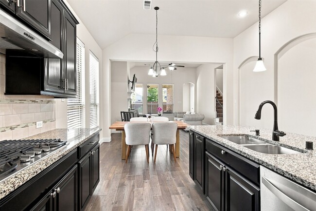 Photo - 118 Lavender Ln