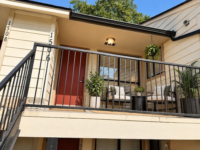 Building Photo - 6646 E Lovers Ln Unit 1506