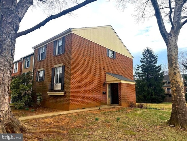 Photo - 1 Crotona Ct